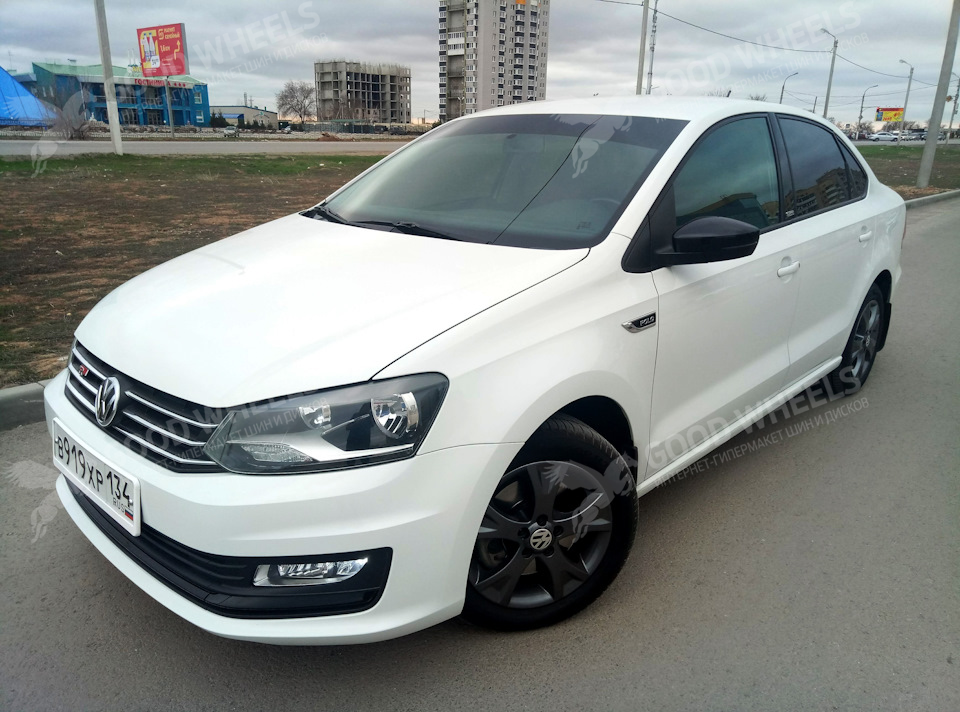 Авито ростов поло. Volkswagen Polo sedan r16. Литые диски 15 на Фольксваген поло. Replica VW Polo. Белый Фольксваген поло на дисках 16.