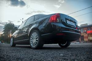 Momo Sting 7x17 4x108 ET25 65.1 HS